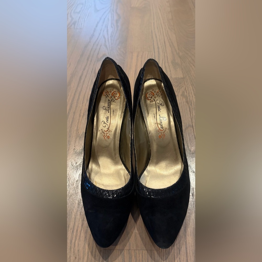 Poetic License Black Pointed-Toe Suede Pumps